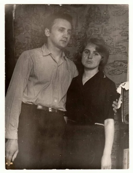 Sscb 1960 Larda Yaklaşık Vintage Fotoğraf Genç Bir Çift Gösterir — Stok fotoğraf
