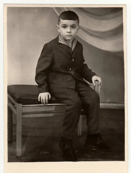 Tyumen Usssr Circa 1950 Fotografia Estúdio Vintage Mostra Menino Pequeno — Fotografia de Stock