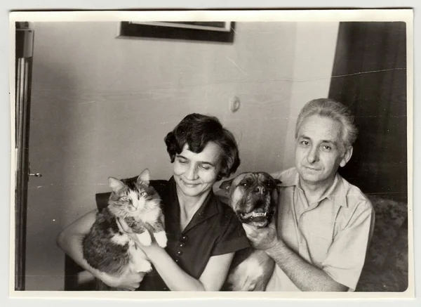 Urss Circa 1980 Foto Vintage Mostra Mulheres Berços Gato Homem — Fotografia de Stock