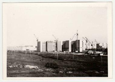 SSCB - 1970'li yıllarda yaklaşık: Vintage fotoğraf gösterileri inşaat blok daireler, SSCB.