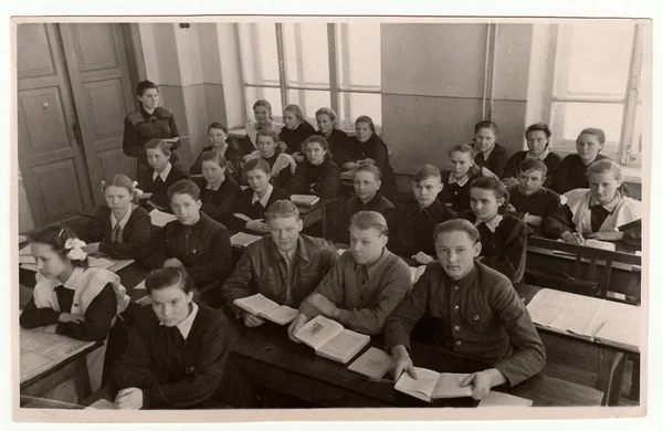 Urss Circa 1950S Foto Epoca Mostra Compagni Scuola Banchi Scuola — Foto Stock