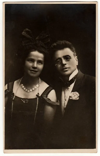 Republica Czechoslovak Circa 1920 Fotografia Vintage Prezintă Cuplu Tânăr Fotografie — Fotografie, imagine de stoc