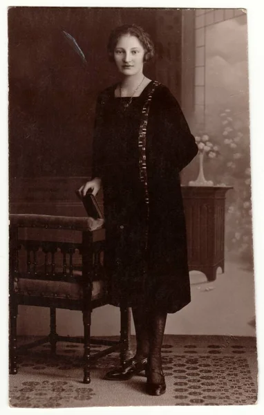 Germany Circa 1930S Vintage Photo Shows Woman Photography Studio Retro — Stock Photo, Image