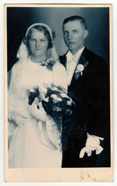 Zlin Czechoslovak Republic Circa 1930S Vintage Photo Shows Newlyweds Retro — Stock Photo, Image