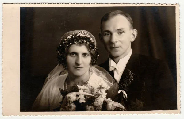 Czechoslovak Republic Circa 1946 Vintage Photo Shows Newlyweds Bride Wears — Stock Photo, Image