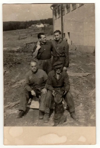 Czechoslovak Republic Circa 1940S Vintage Photo Shows Group Workers Labours — Stock Photo, Image