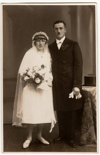 República Czechoslovak Circa 1930 Foto Vintage Mostra Recém Casados Retro — Fotografia de Stock