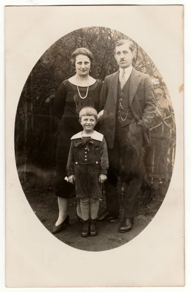 Praha Prague Czechoslovak Republic Circa 1920 Vintage Photo Shows Family — Stock Photo, Image