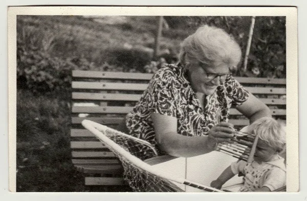 Repubblica Socialista Czechoslovak Circa 1950 Foto Epoca Mostra Nonna Con — Foto Stock