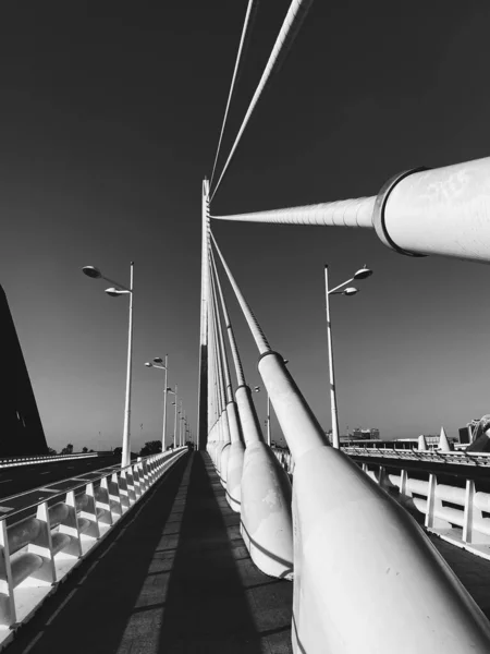 Valencia España Puente Envuelve Cerca Que Suben Cielo —  Fotos de Stock