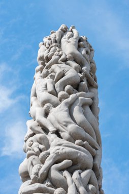 Oslo, Norveç - 12 Temmuz 2023: Frogner Park 'ta Heykel, Gustav Vigeland tarafından yaratıldı. Norveç 'in başkentindeki halk parkı.