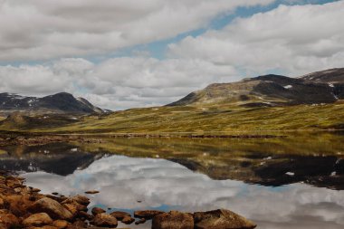 Hemsedal vadisindeki Eldrevatnet Gölü, Sogn og Fjordane, Norveç
