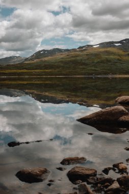 Hemsedal vadisindeki Eldrevatnet Gölü, Sogn og Fjordane, Norveç