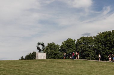 Oslo, Norveç - 10 Temmuz 2023: Oslo manzaralı Vigeland Parkı, Norveç 'in başkenti