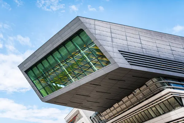 오스트리아 비엔나 2022년 26일 건축가 Zaha Hadid의 비엔나 비즈니스 — 스톡 사진