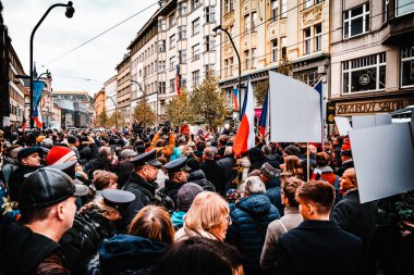 Prag, Çek Cumhuriyeti - 17 Kasım 2024: Prag 'da Özgürlük ve Demokrasi İçin Mücadele Günü