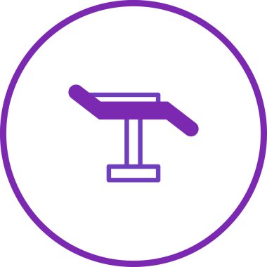 Mor renkli, biçimlendirilmiş, minimalist bir diş sandalyesi, temiz beyaz bir arkaplan üzerine kurulu. Diş sağlığı klinikleri ve tıbbi web siteleri için uygundur