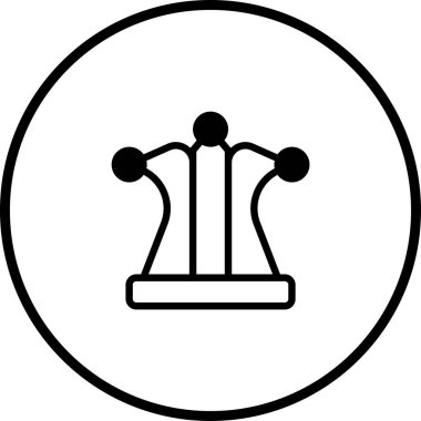 Bir soytarının şapkasının minimalist bir illüstrasyonu, dairesel bir çerçeve içinde basit bir siyah simge olarak tasvir edilir, logo tasarımı için uygun veya tuhaf temalı içerikte görsel bir element olarak.