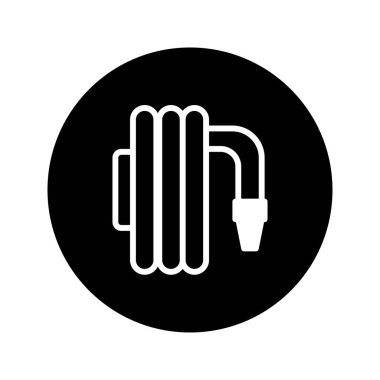 Sarmalanmış bir yangın hortumu ikonunun basit, modern bir temsili. Acil durum veya güvenlik teması gerektiren çeşitli tasarım projelerine kolay entegrasyon için temiz çizgilerle tasarlandı.