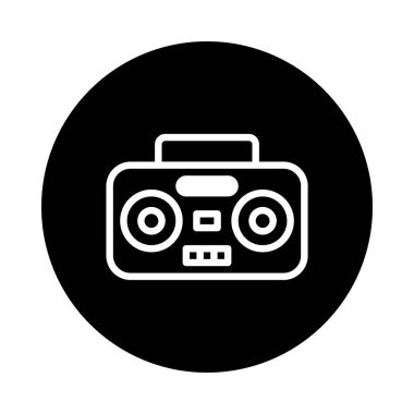 Müziği, klasik teknolojiyi veya ses eğlencesini temiz ve şık bir şekilde temsil etmek için mükemmel bir retro müzik kutusunun minimalist bir simgesi..