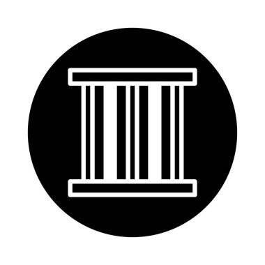 Bu resim, hapsedilmeyi ve kısıtlamayı sembolize eden hapishane parmaklıklarının minimalist bir simgesini tasvir ediyor. Siyah ve beyaz tasarım, hapsetme ve özgürlük eksikliğini çağrıştırıyor..