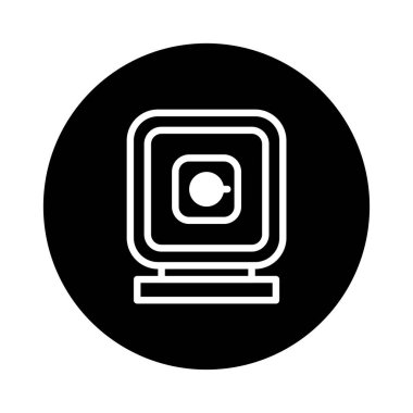 Siyah bir çemberin içinde beyaz çizgili minimalist bir webcam simgesi. Modern teknolojiyi, iletişimi ve bağlantıyı temsil ediyor..