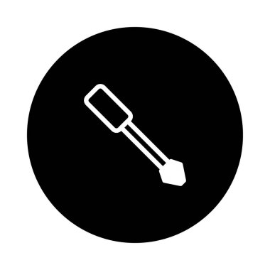 Siyah dairesel bir arkaplan üzerine dizilmiş bir tornavida tasvir eden minimalist bir simge, onarım, inşaat veya araçla ilgili kavramları resmetmek için uygundur.