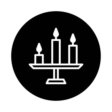 Üç yanan mumla şamdan tutan zarif siyah beyaz bir simge, her tasarıma biraz sıcaklık ve sofistike bir dokunuş eklemek için mükemmel..