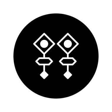 Moda aksesuarları için zarif geometrik küpe yuvarlak arkaplanda minimalist simge tasarımı sergilenen mücevher ikonu