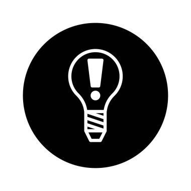 İçinde ünlem işareti olan bir ampulü gösteren çarpıcı bir görüntü dikkat gerektiren bir uyarı veya önemli bir bilgiyi simgeliyor. Minimalist tasarım netlik ve aciliyeti vurgular.
