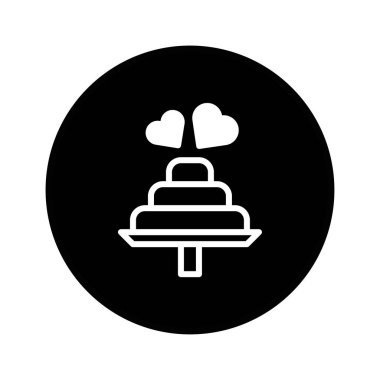 Üzerinde kalpler olan katmanlı bir pasta bulunan minimalist siyah beyaz bir simge, düğün veya romantik temalı tasarımlar için mükemmel..