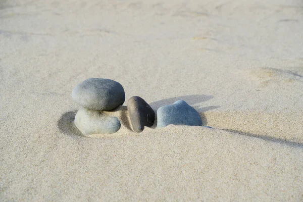 Stones Covered Quartz Sand Beach Strong Wind — Stock Photo, Image