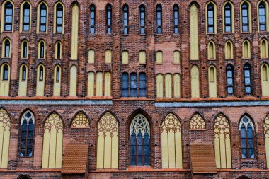Rusya, Kalininingrad, 26 Ekim 2022, cephe ve boyalı camlar Kaliningrad Katedrali