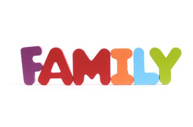 Kelime ailesi çok renkli beyaz arkaplan harfleri oluşturdu