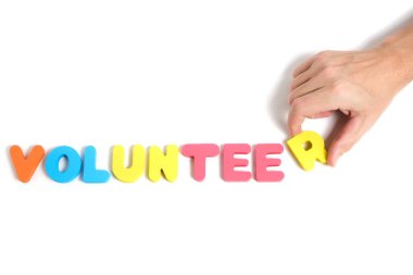 İnsan eli, çok renkli beyaz arkaplandan kelime gönüllüsü besteler