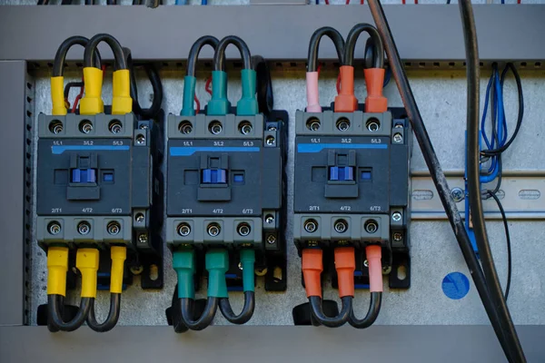Przełączniki Elektryczne Przewodami Elektrycznymi — Zdjęcie stockowe