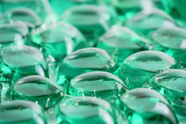 Açık arkaplanda yeşili yıkamak için arka plan kapsülleri