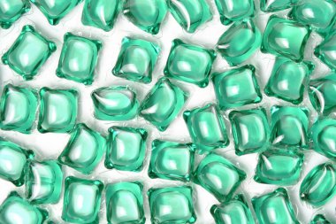 Açık arkaplanda yeşili yıkamak için arka plan kapsülleri