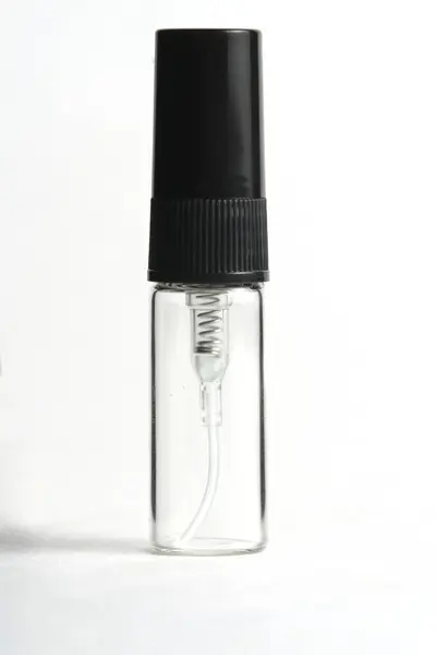 Botella Cosmética Atomizador Vidrio Sobre Fondo Claro — Foto de Stock