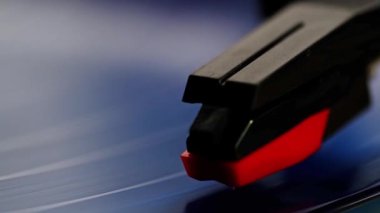 Dönüş kaydı klasik retro vinil kayıt oynatıcı yakın planda.