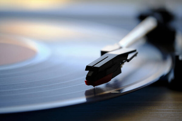 Reproductor Vinilo Con Registro Fondo Luz Mañana Desde Ventana Con — Foto de Stock