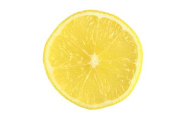 Beyaz arka planda sulu sarı limon dilimi