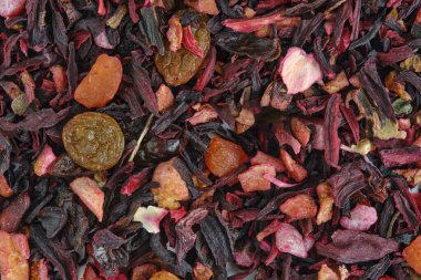 Elmalı karkade çayı, papaya, kuru üzüm ve gül suyu.