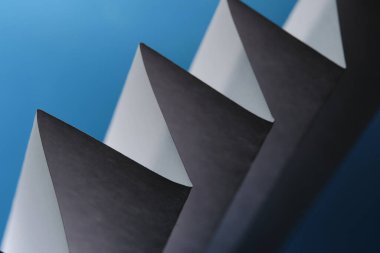 Yakın planda soyut üçgen çizgiler