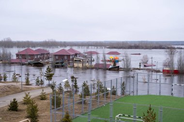 Kazakistan Kostanay Nisan 2024 'te Kostanay' daki Mojito eğlence merkezini sular altında bıraktı. Sel 2024