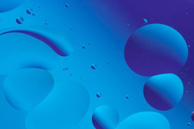 Üst üste binen daireli parlak mavi soyut resim