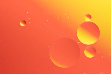 Değişik renkte kabarcıklar