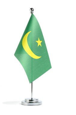 Moritanya masa bayrağı beyaz arkaplanda izole edildi