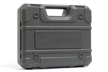 Beyaz arkaplanda gri plastik alet çantası