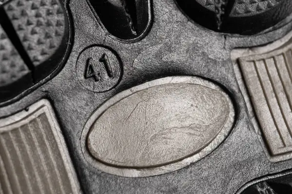 41 numara spor ayakkabısının ayrıntıları